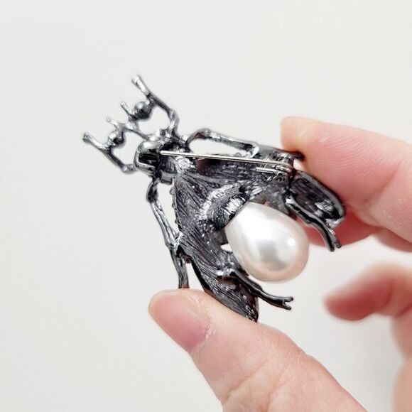 Brand New Black & Pink Bumblebee Rhinestone Brooch Pin - Picture 8 of 9